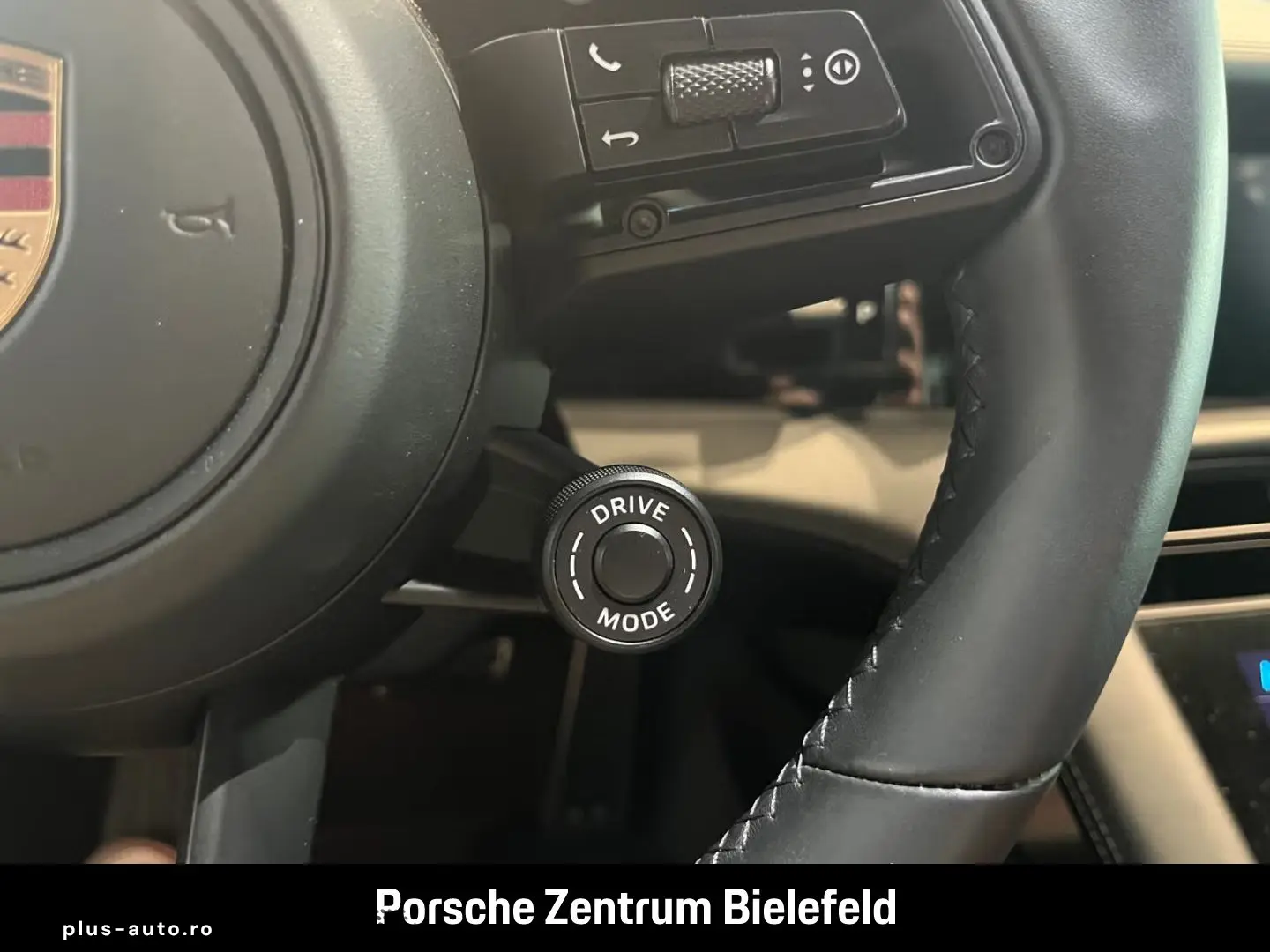 PORSCHE Taycan 4S Surround-View Panorama