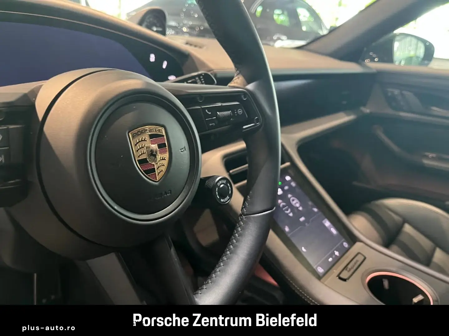 PORSCHE Taycan 4S Surround-View Panorama