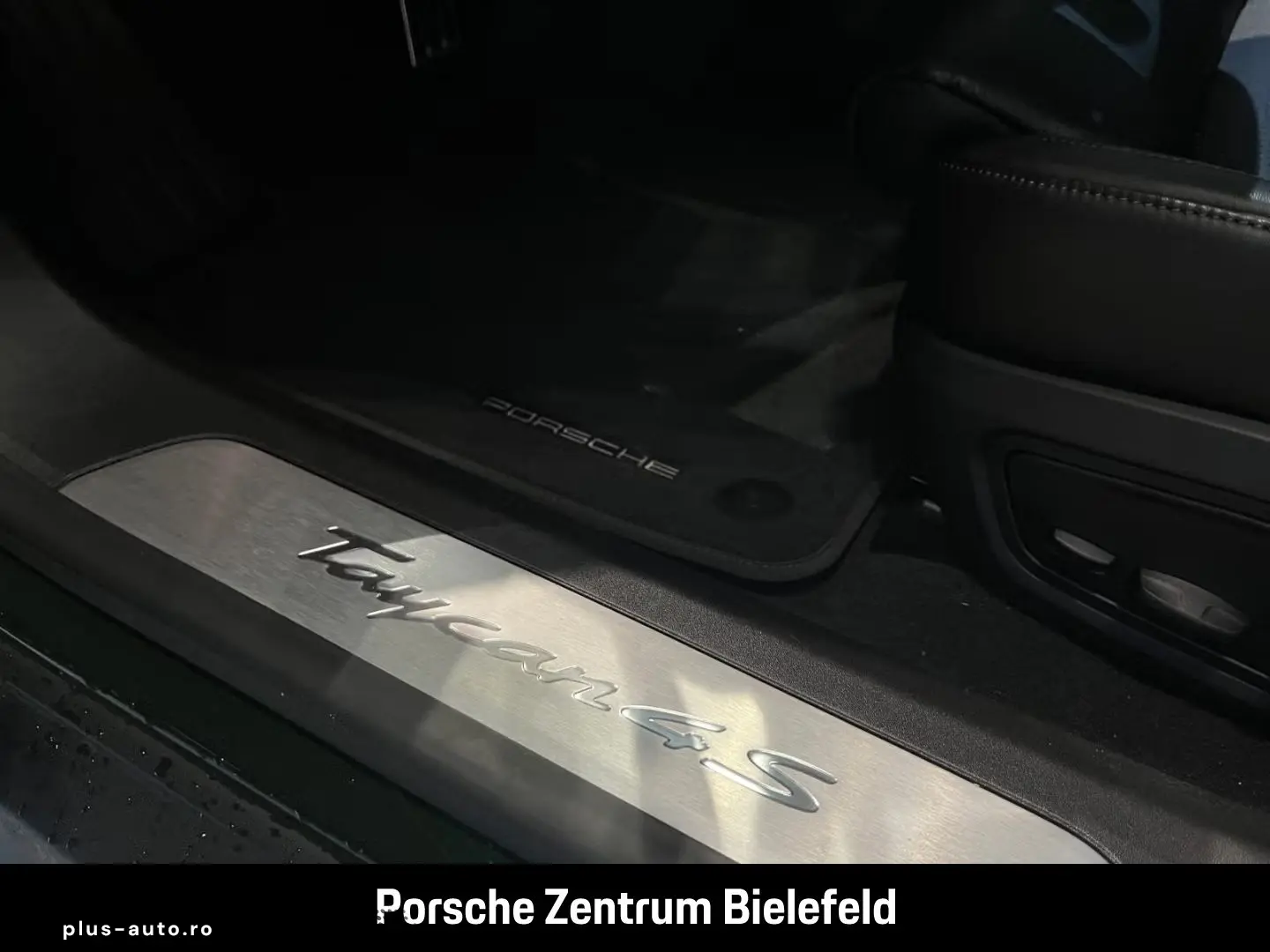 PORSCHE Taycan 4S Surround-View Panorama