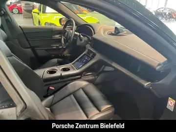 PORSCHE Taycan 4S Surround-View Panorama