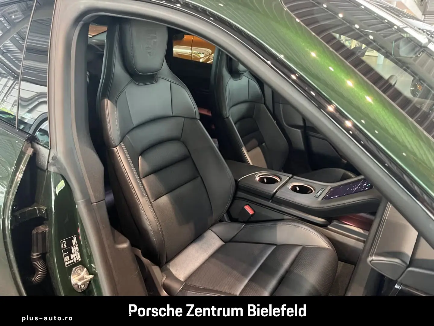 PORSCHE Taycan 4S Surround-View Panorama