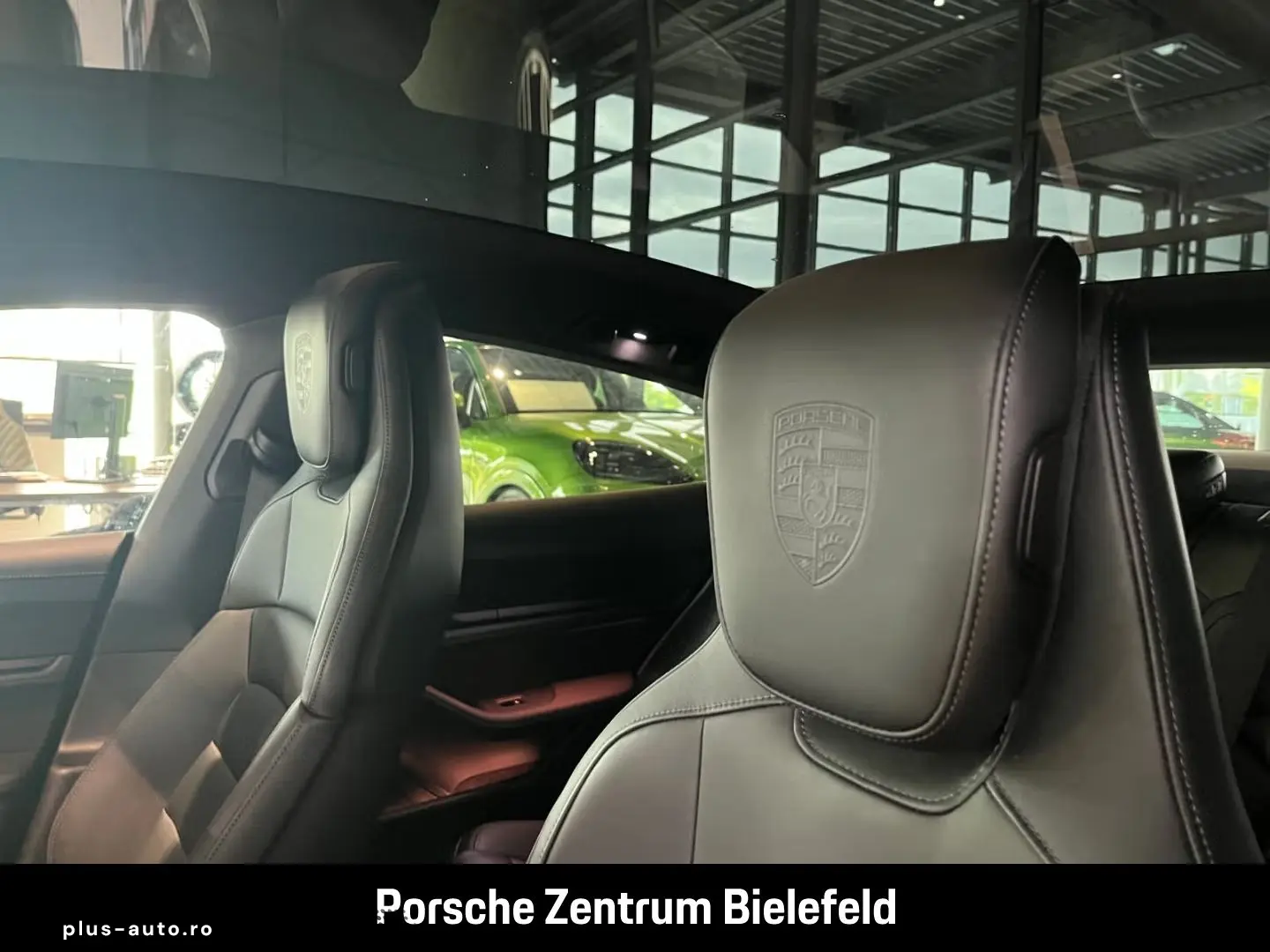 PORSCHE Taycan 4S Surround-View Panorama