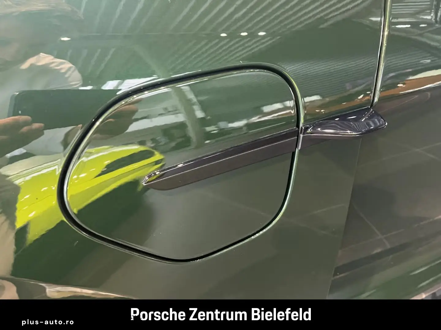 PORSCHE Taycan 4S Surround-View Panorama