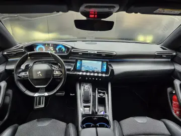 PEUGEOT 508 Hybrid 225 GT NAVI LED KAMERA ACC 18
