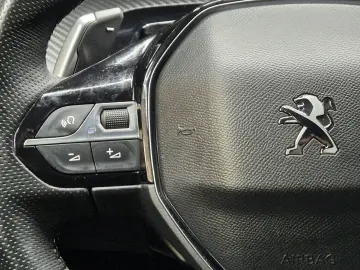 PEUGEOT 508 Hybrid 225 GT NAVI LED KAMERA ACC 18