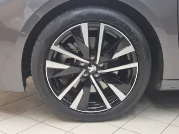 PEUGEOT 508 Hybrid 225 GT NAVI LED KAMERA ACC 18