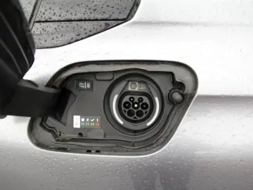 PEUGEOT 508 1.6e HYBRID Allure FULL-LED Stop&Go