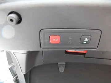 PEUGEOT 508 1.6e HYBRID Allure FULL-LED Stop&Go