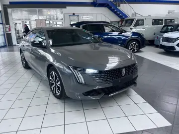 PEUGEOT 508 Hybrid 225 Allure
