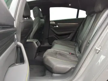 PEUGEOT 508 PSE HYBRID 360  KAMERA NAVI LED PDC SCHIEBED