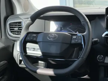 TOYOTA Proace Verso L2 Lounge Sthzg. Leder Pano sofort