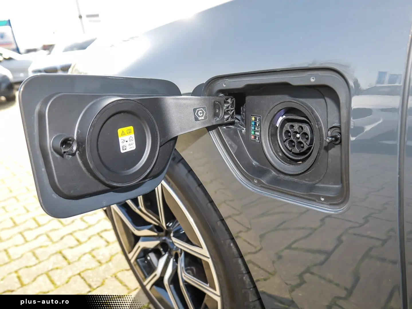 BMW 750e xDrive M Sport Integral Pano Massage DA Pro