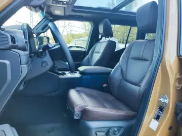 TOYOTA Land Cruiser 2.8 D-4D 4WD First Edition