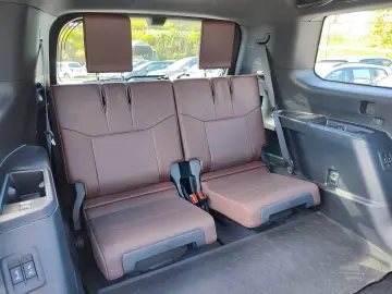 TOYOTA Land Cruiser 2.8 D-4D 4WD First Edition