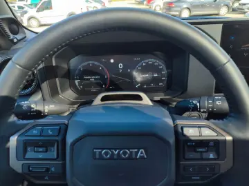 TOYOTA Land Cruiser 2.8 D-4D 4WD First Edition