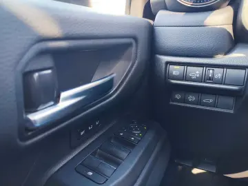 TOYOTA Land Cruiser 2.8 D-4D 4WD First Edition