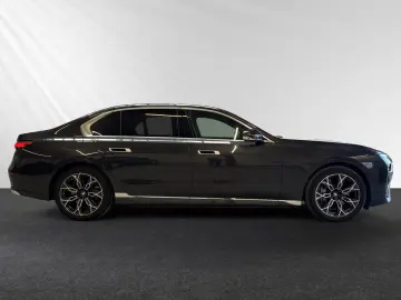 BMW 750e xDrive DA&PAProf. Autobahnass. Massage