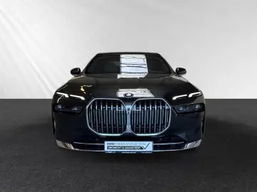 BMW 750e xDrive DA&PAProf. Autobahnass. Massage