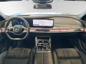 BMW 750e xDrive DA&PAProf. Autobahnass. Massage
