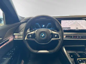 BMW 750e xDrive DA&PAProf. Autobahnass. Massage