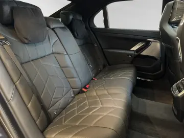 BMW 750e xDrive DA&PAProf. Autobahnass. Massage