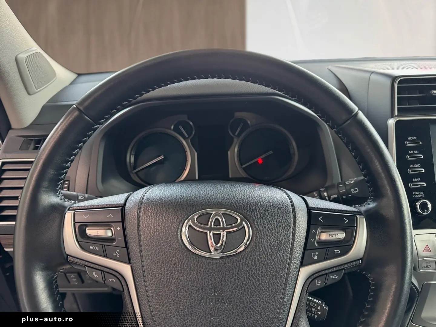 TOYOTA Land Cruiser 2.8 D4-D Executive Kam. KlimaA LED