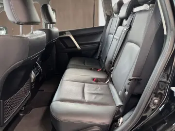 TOYOTA Land Cruiser 2.8 D4-D Executive Kam. KlimaA LED