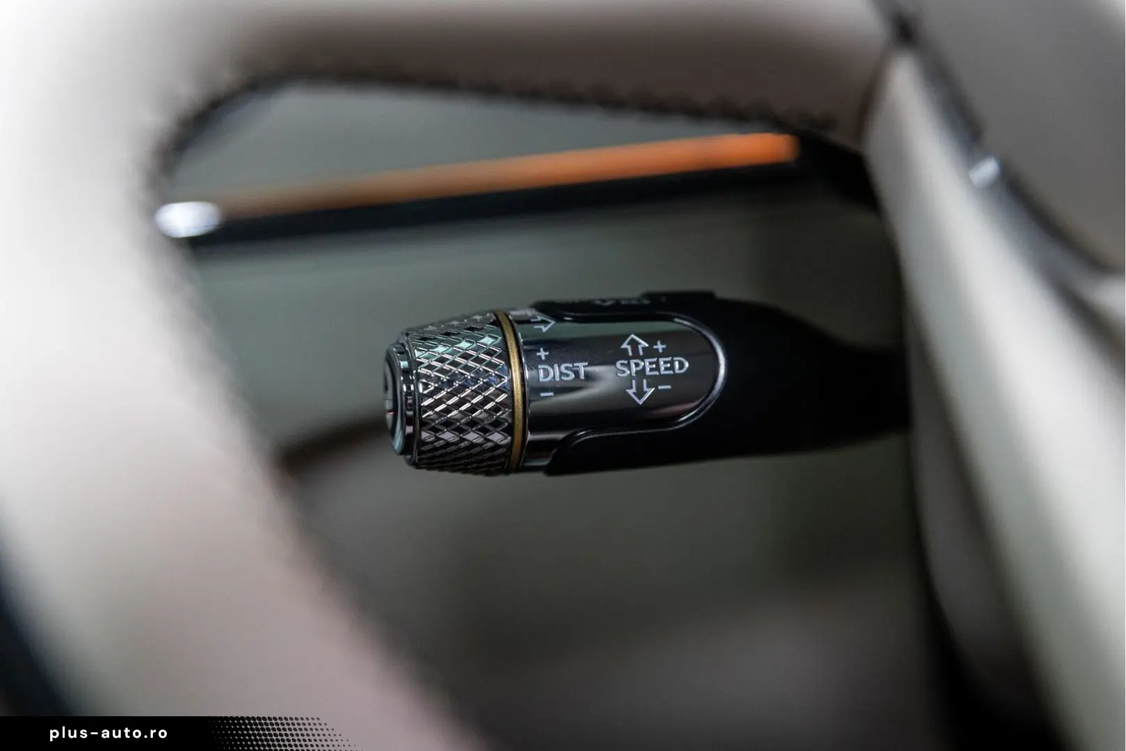 BENTLEY Flying Spur V8 Azure  Piano Linen Veneer Rotatin