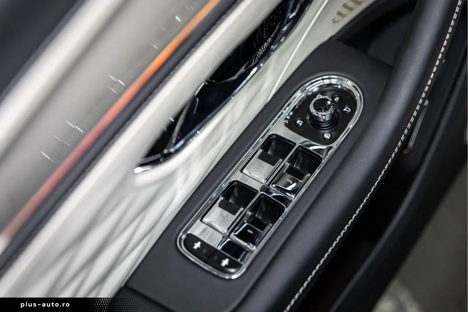 BENTLEY Flying Spur V8 Azure  Piano Linen Veneer Rotatin