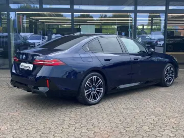 BMW 550 e xDrive Limousine M Sport AHK Pano Autob.-A
