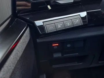 RENAULT Austral Kamera CarPlay SHz Frontscheibe