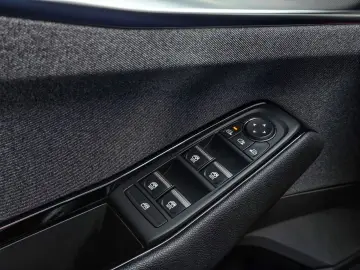 RENAULT Austral Kamera CarPlay SHz Frontscheibe