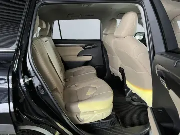 TOYOTA Highlander 2.5 Hybrid Executive  StHz 7-Si Leder