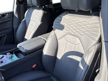 BENTLEY Bentayga EWB Azure  NAIM RSE ParkingHeater