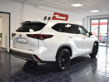 TOYOTA Highlander 2 5 Hybrid Luxury 7-Sitze Navi Panora