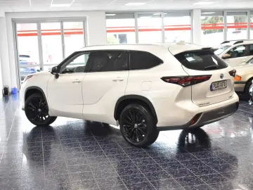 TOYOTA Highlander 2 5 Hybrid Luxury 7-Sitze Navi Panora