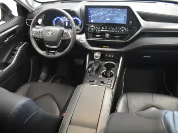TOYOTA Highlander 2 5 Hybrid Luxury 7-Sitze Navi Panora