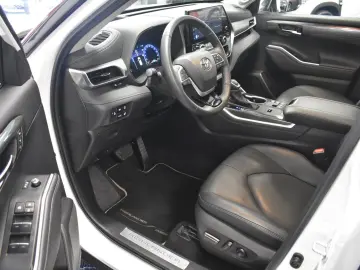 TOYOTA Highlander 2 5 Hybrid Luxury 7-Sitze Navi Panora
