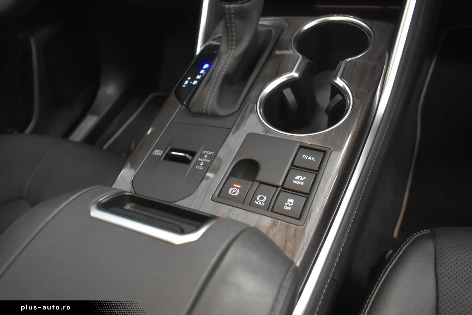 TOYOTA Highlander 2 5 Hybrid Luxury 7-Sitze Navi Panora
