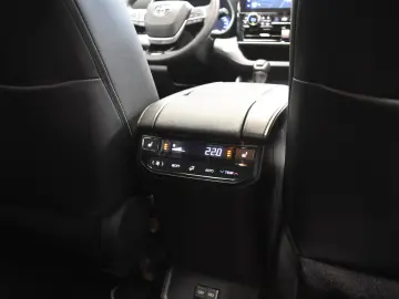 TOYOTA Highlander 2 5 Hybrid Luxury 7-Sitze Navi Panora