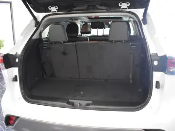 TOYOTA Highlander 2 5 Hybrid Luxury 7-Sitze Navi Panora