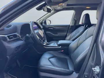 TOYOTA Highlander 2.5 Hybrid Executive  7-Si Leder CAM