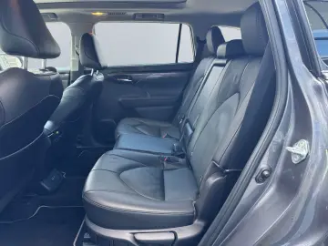 TOYOTA Highlander 2.5 Hybrid Executive  7-Si Leder CAM