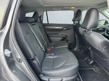 TOYOTA Highlander 2.5 Hybrid Executive  7-Si Leder CAM