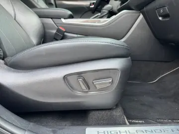 TOYOTA Highlander 2.5 Hybrid Executive  7-Si Leder CAM