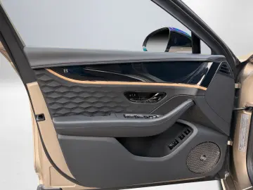 BENTLEY Flying Spur Mulliner V8 HYBRID - MY2025 -
