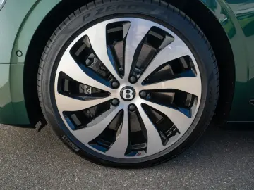 BENTLEY Flying Spur Azure V8  UVP 299.962 00€