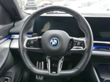 BMW i5 eDrive40 Limousine M Sportpaket Head-Up DAB