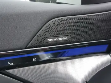 BMW i5 eDrive40 Limousine M Sportpaket Head-Up DAB
