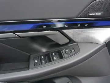 BMW i5 eDrive40 Limousine M Sportpaket Head-Up DAB